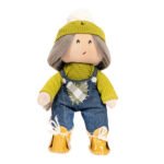 عروسة قماش مصنوعة يدوياً